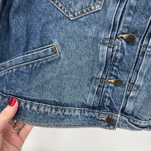 Old Navy Jean Jacket Womens Large Blue Denim Trucker Classic Button Up Cropped - Picture 4 of 6